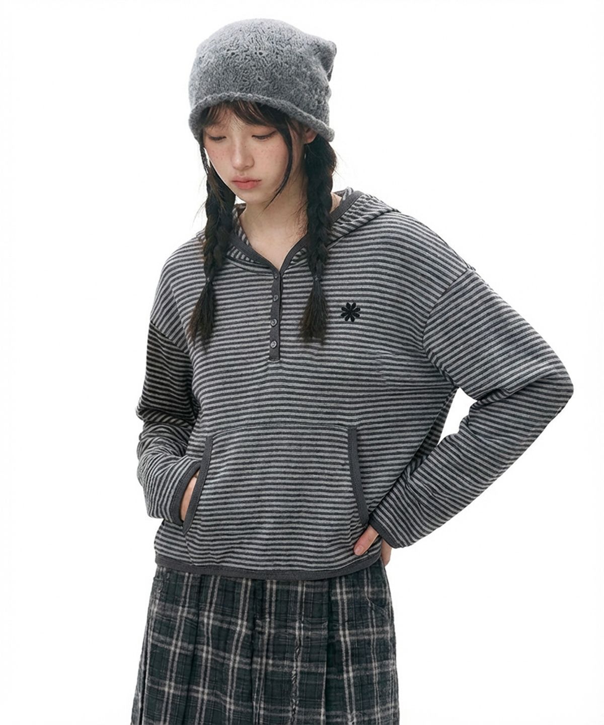 다미쉬(DAMISH) 벨벳 심볼 스트라이프 후드 롱슬리브_그레이