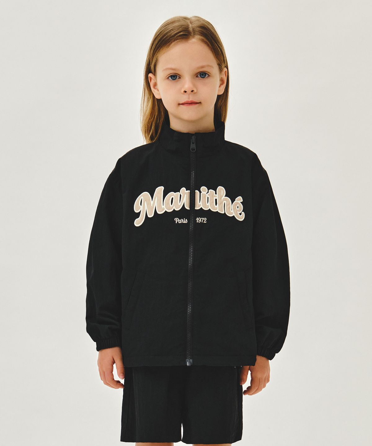 마리떼 키즈(MARITHÉ KIDS) KIDS LETTERING LOGO WINDBREAKER black
