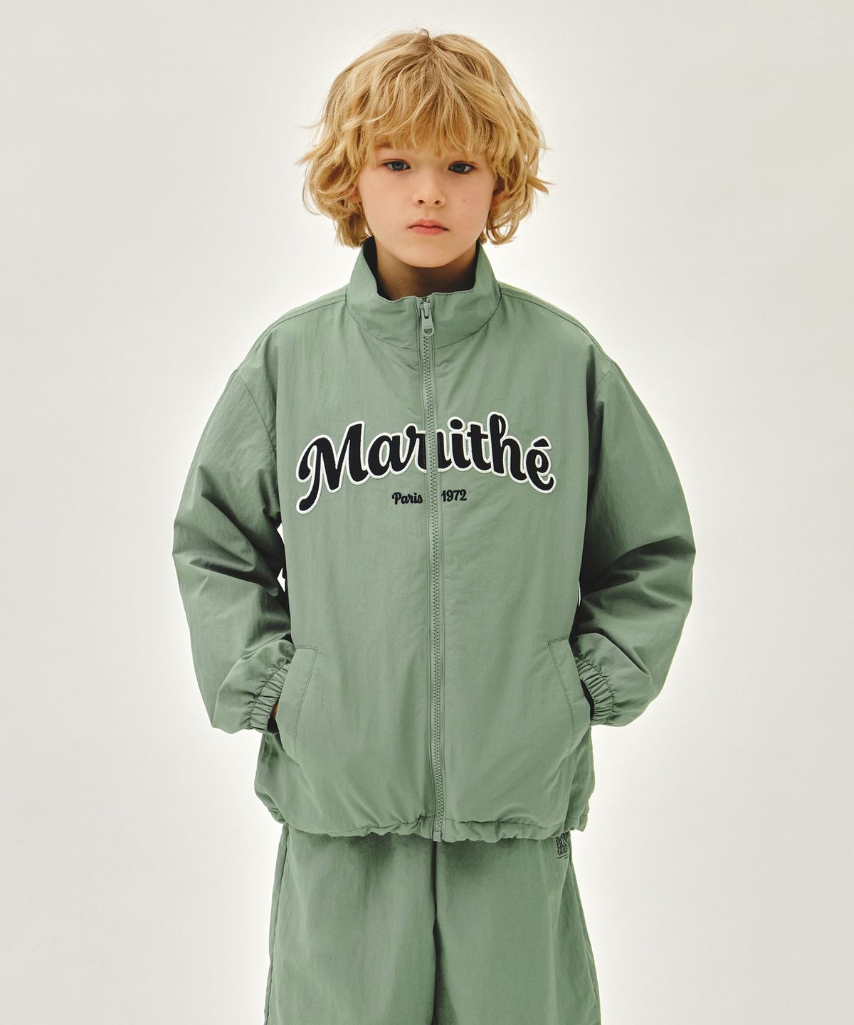 마리떼 키즈(MARITHÉ KIDS) KIDS LETTERING LOGO WINDBREAKER khaki