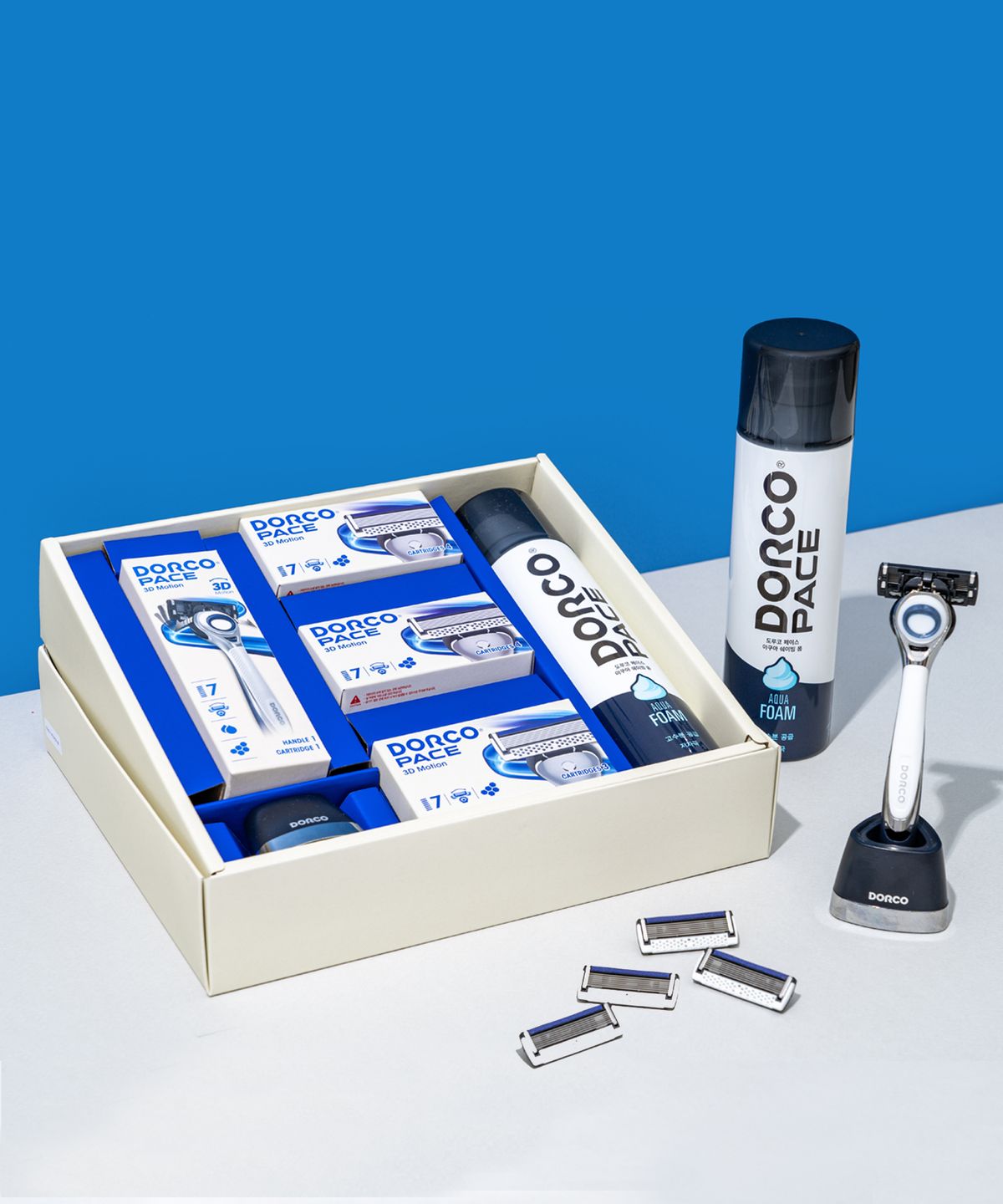 도루코(DORCO) 페이스3D모션 아쿠아 7중날 면도풀세트 4호(핸들1+면도날 총12입+폼+스탠드)