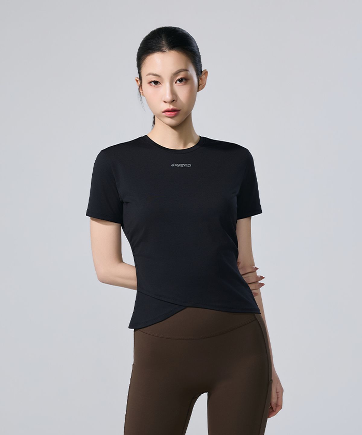 디스커버리 익스페디션(DISCOVERY EXPEDITION) 여성 셔링 반팔티셔츠 (BLACK)