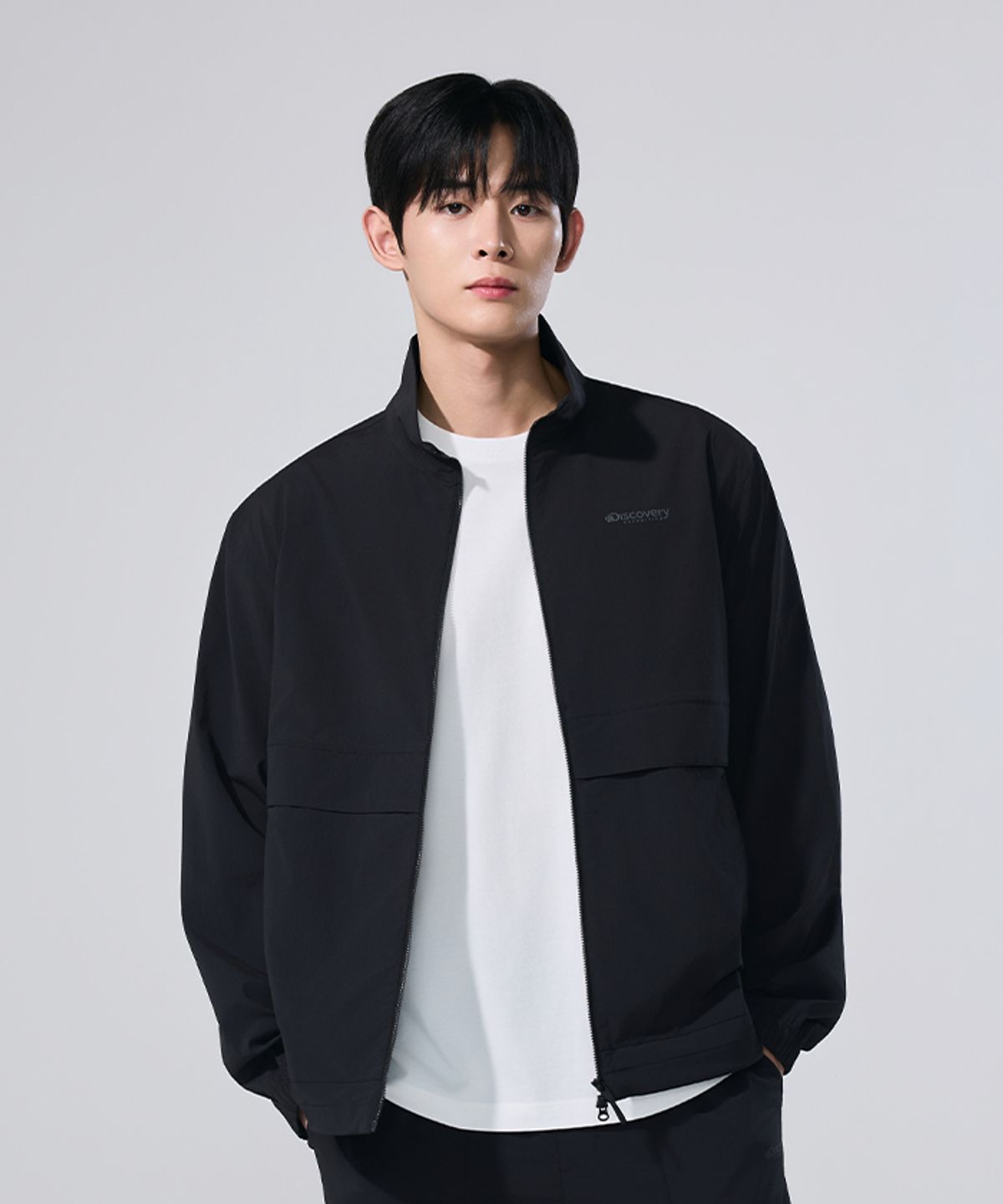 디스커버리 익스페디션(DISCOVERY EXPEDITION) 남성 프레시벤트 경량 우븐 트레이닝 하이넥 자켓 (BLACK)