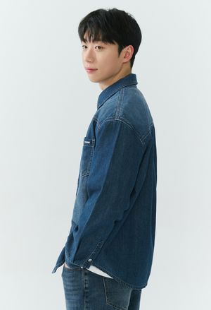 [26SS] 남성) 난스판 미디엄 인디고 베이직 데님 셔츠 DH AQ1DDH107-MB