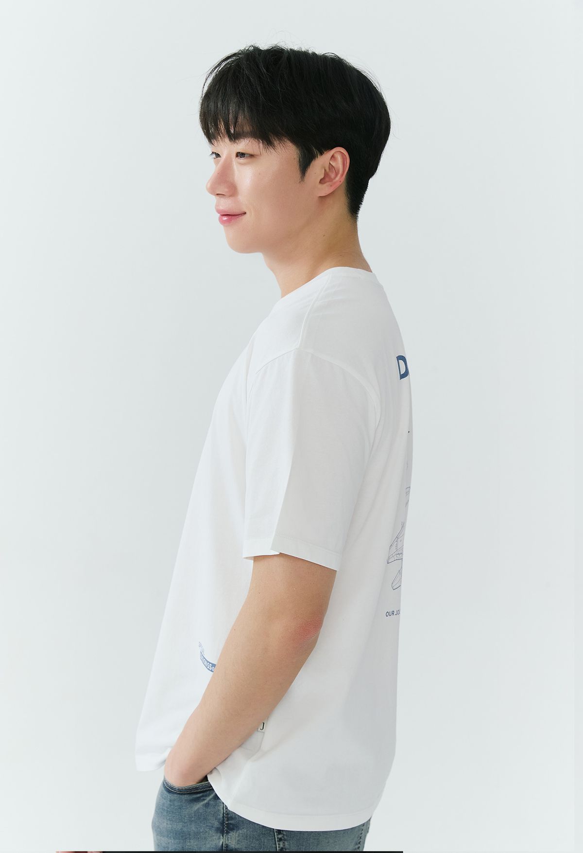 잠뱅이(JAMBANGEE) [26SS] 남성) 소로나 그래픽 세미오버핏 반팔 티셔츠 AQ2WTS401-WH