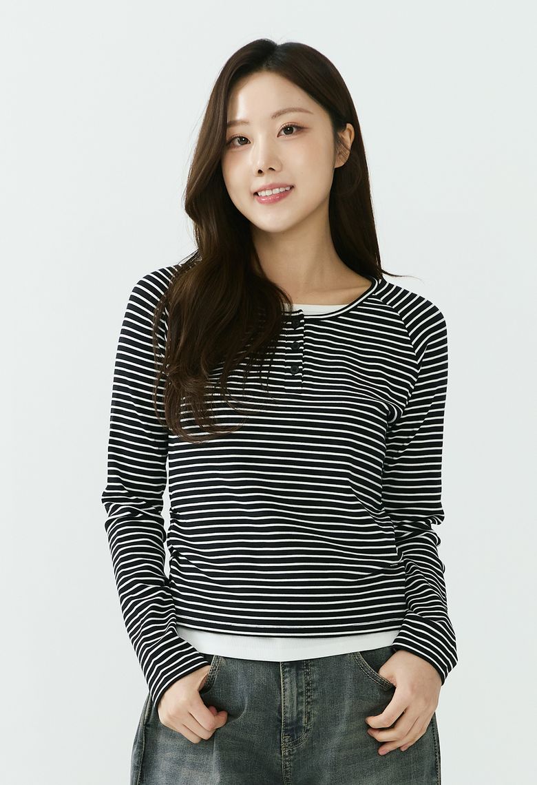[26SS] 여성) 헨리넥 레이어드 골지 긴팔 티셔츠 AQ1WTL256-BV