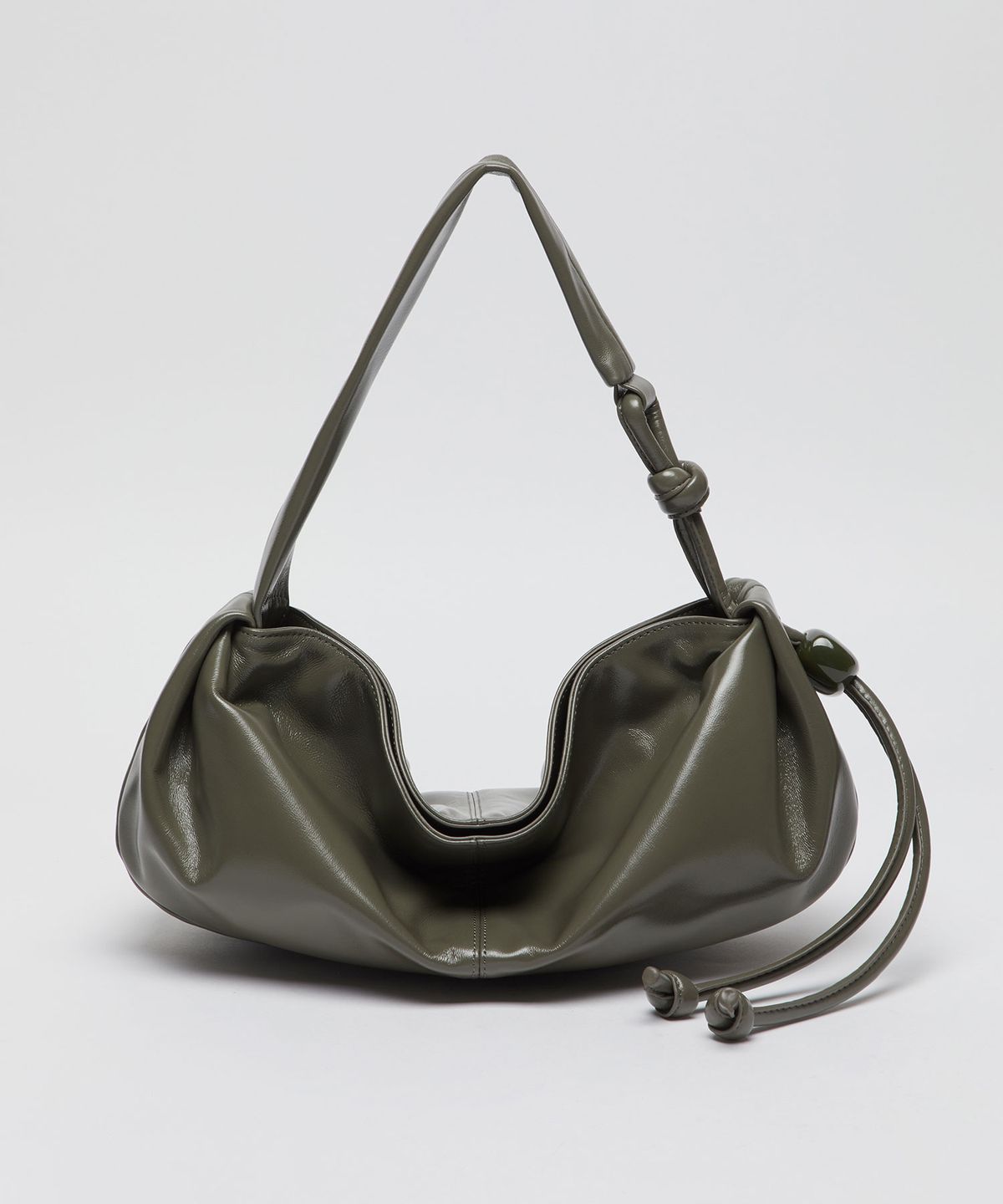 아카이브앱크(ARCHIVEPKE) Small fling carry bag(Glossy ivy grey)_OVBAX26051GGR