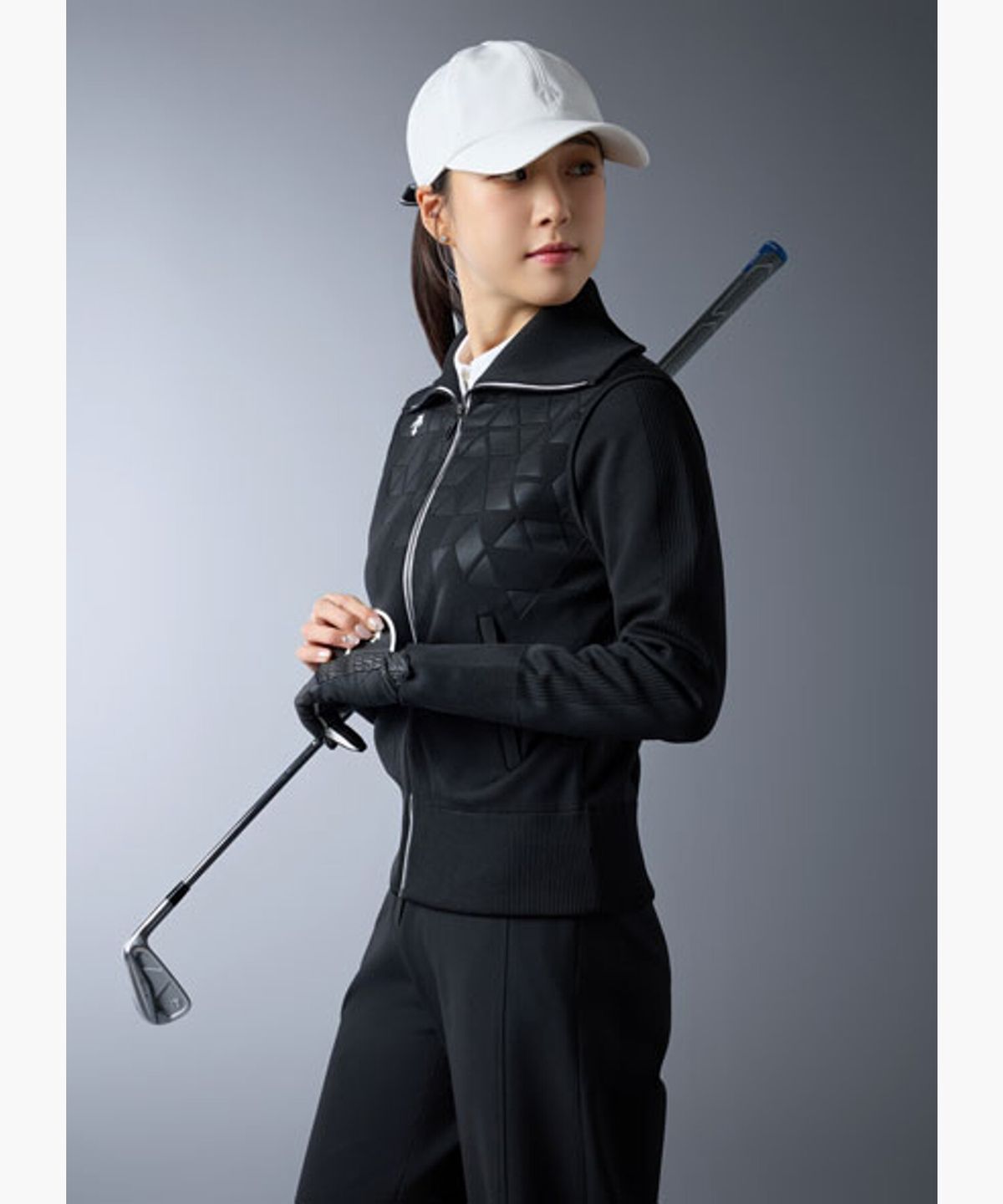 데상트 골프(DESCENTE GOLF) 여성 볼륨 엠보 포인트 풀집업 가디건  DR11WFKO19