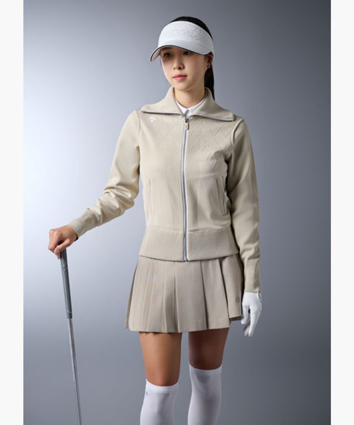 데상트 골프(DESCENTE GOLF) 여성 볼륨 엠보 포인트 풀집업 가디건  DR11WFKO19