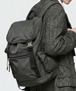 가벼운 출퇴근 여행용 17인치노트북백팩 Voyage series 002 2컬러