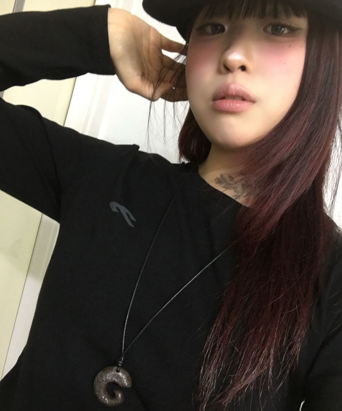 탄산마그네슘(TANSANMAGNESIUM) 혼 팬던트 (러그웜 브라운)