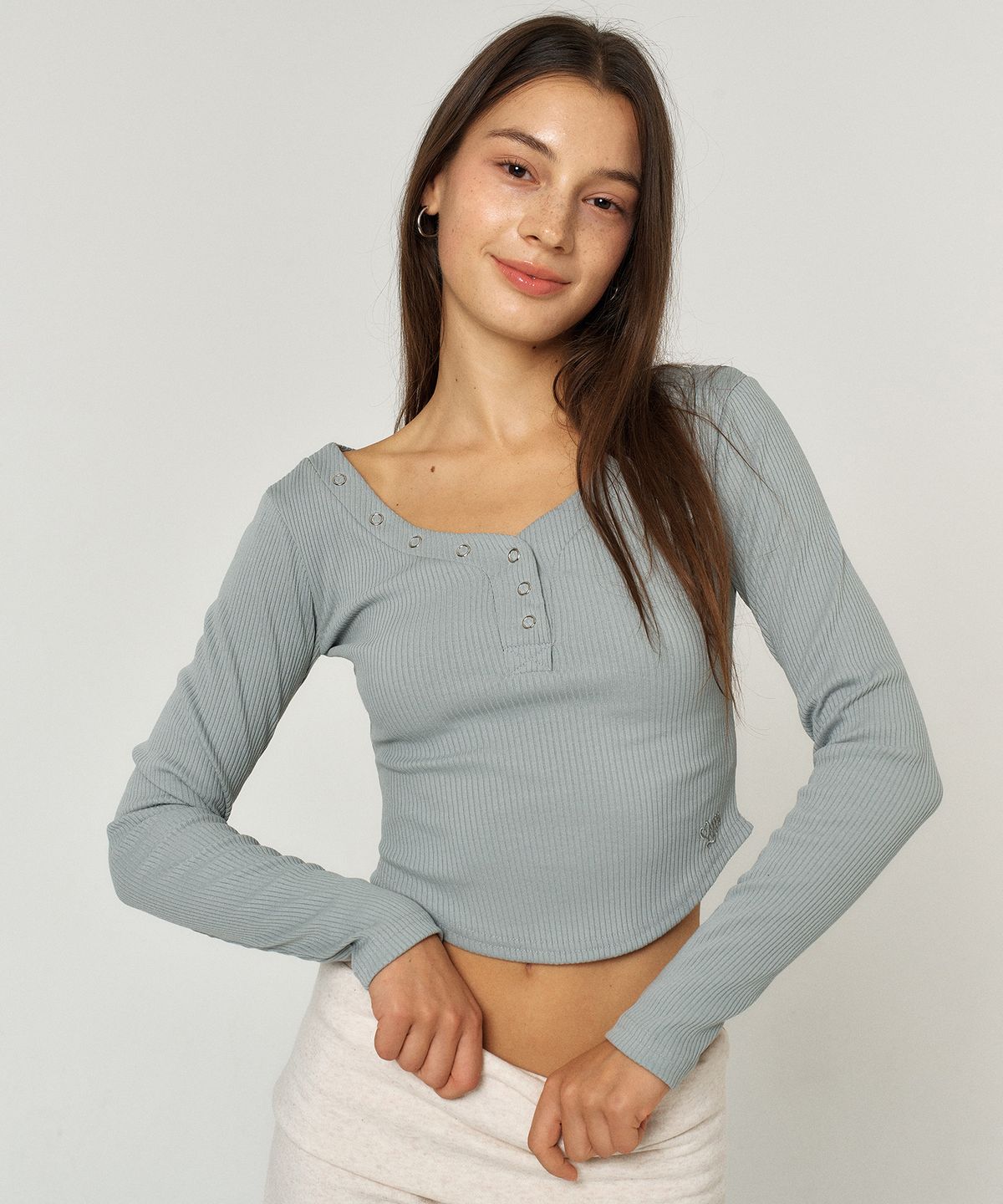 꾸아페(QUAFE) HENLEY NECK BUTTON SLIM T-SHIRT_2color