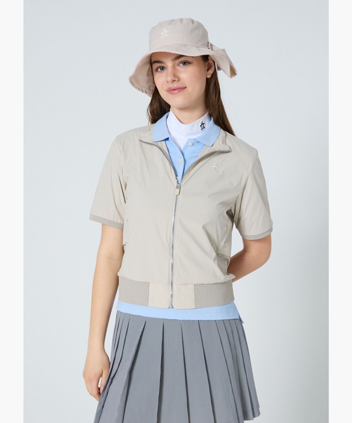 먼싱웨어(MUNSINGWEAR) 여성 반팔 하이브리드 점퍼 라이트베이지 MR122LJP32