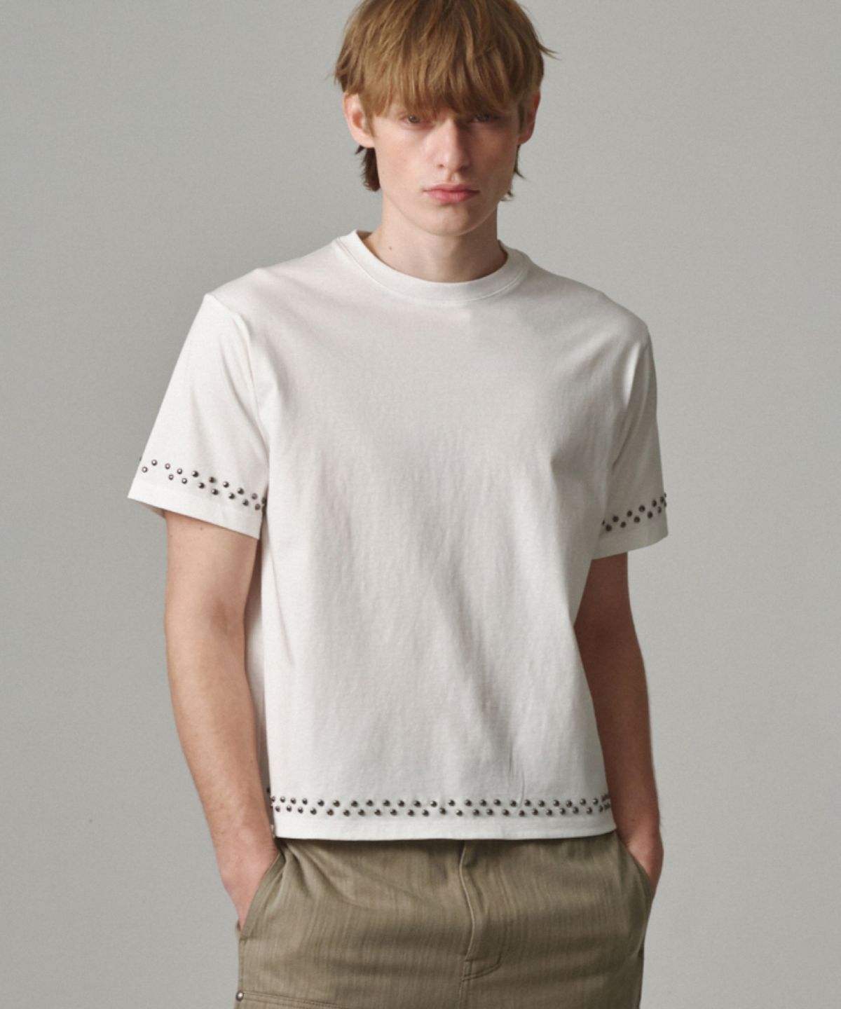 문선 아카이브(MOONSUN ARCHIVE) UNISEX, Stud Line Half T-Shirt / WHITE