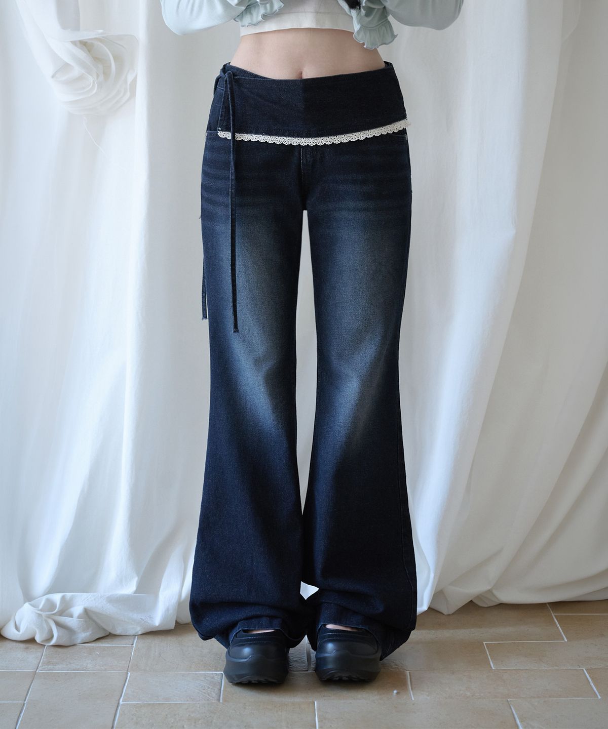 미레코(MIRECO) LAYERED LACE WRAP DENIM PT DARK BLUE