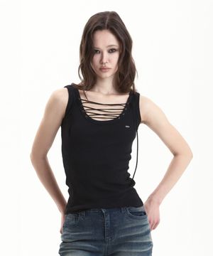 EYELET U-NECK SLEEVE BLACK