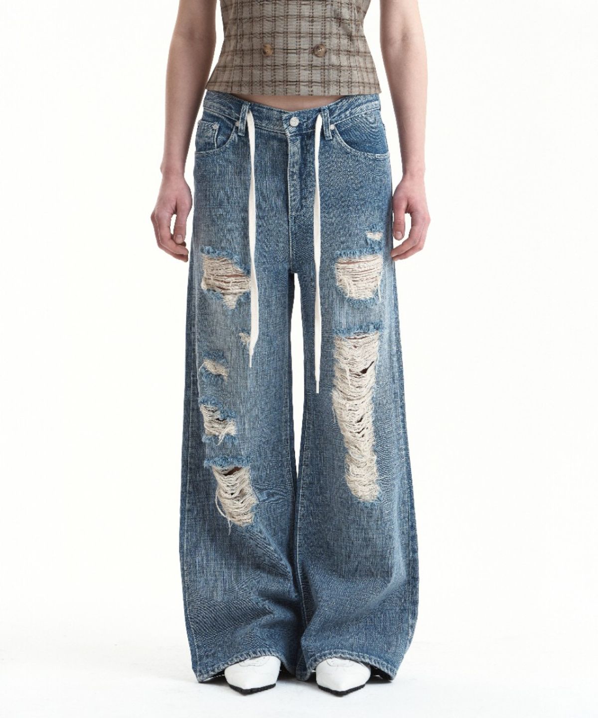 시너진(SYNERJYN) DRAWSTRING DISTRESSED DENIM PANTS VINTAGE BLUE
