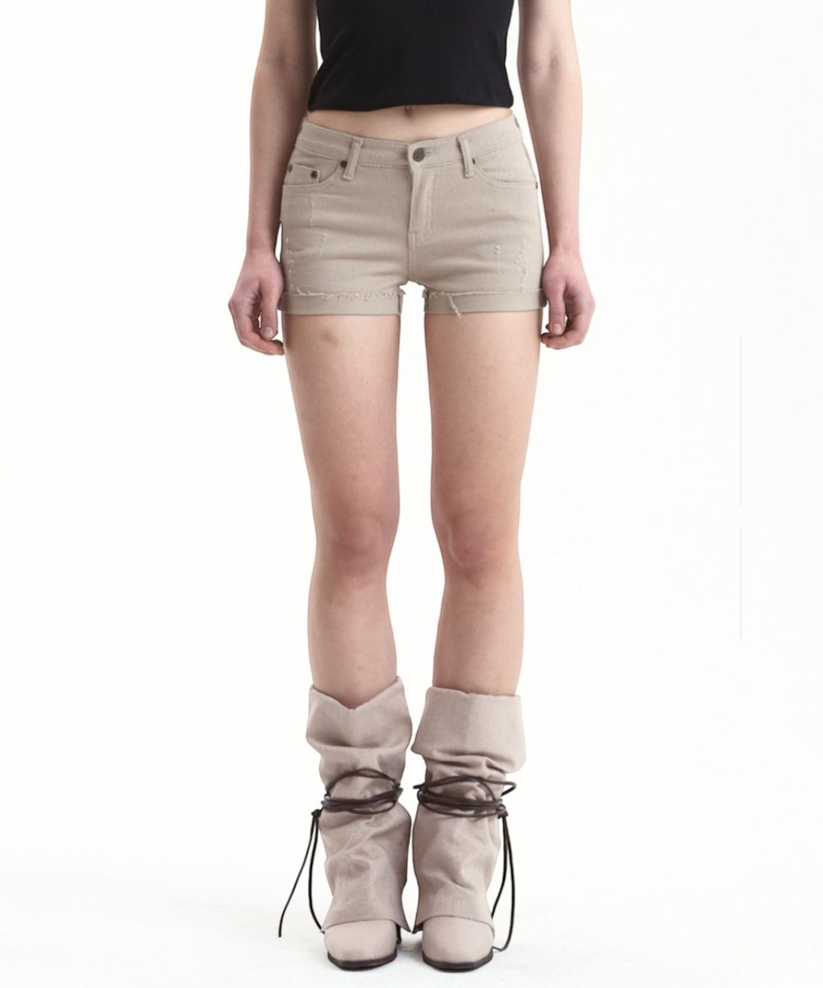 시너진(SYNERJYN) RIVET COTTON DENIM SHORTS BEIGE