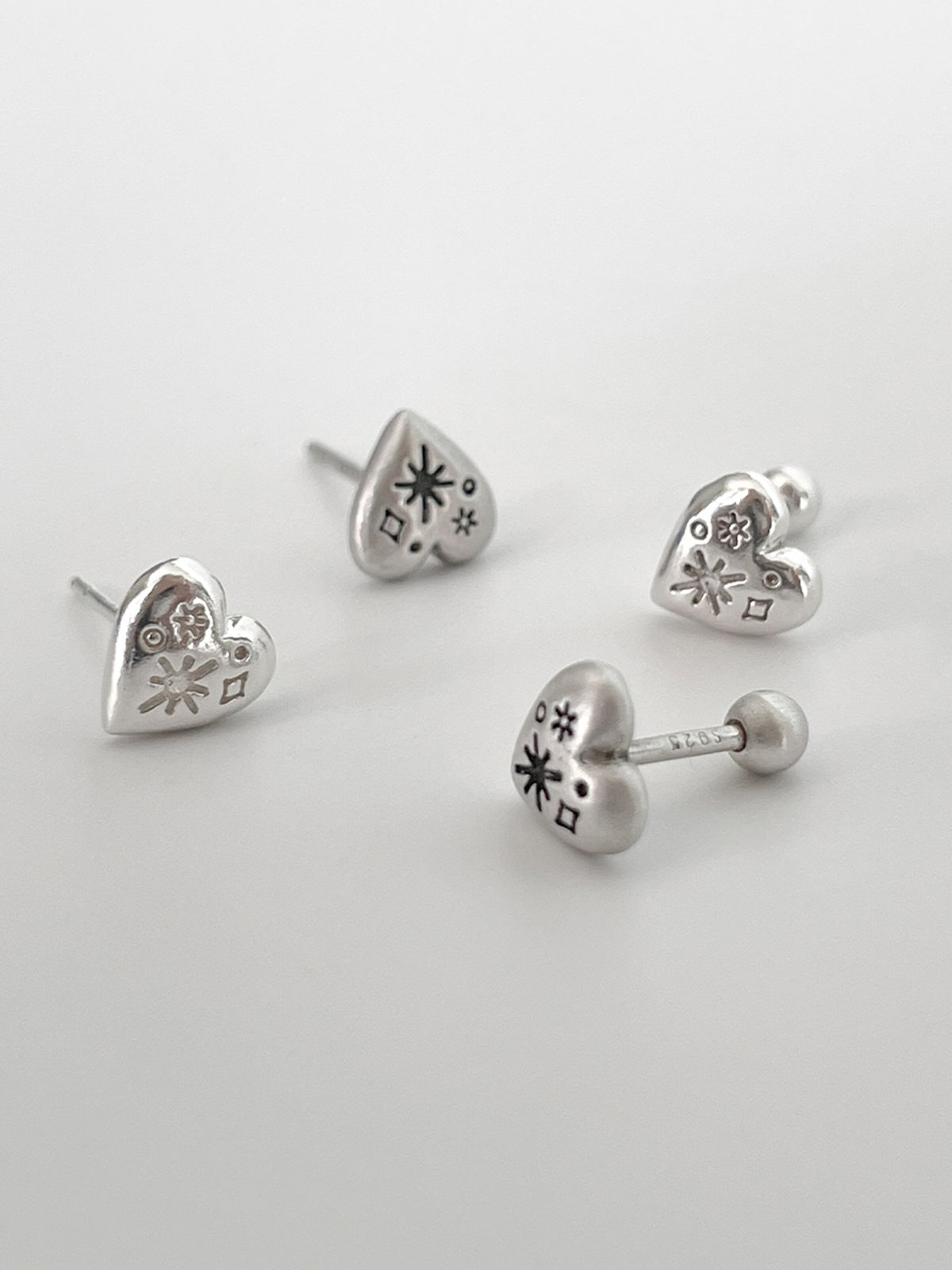 멜리브(MELLIV) sparkle heart earring/piercing_mve35