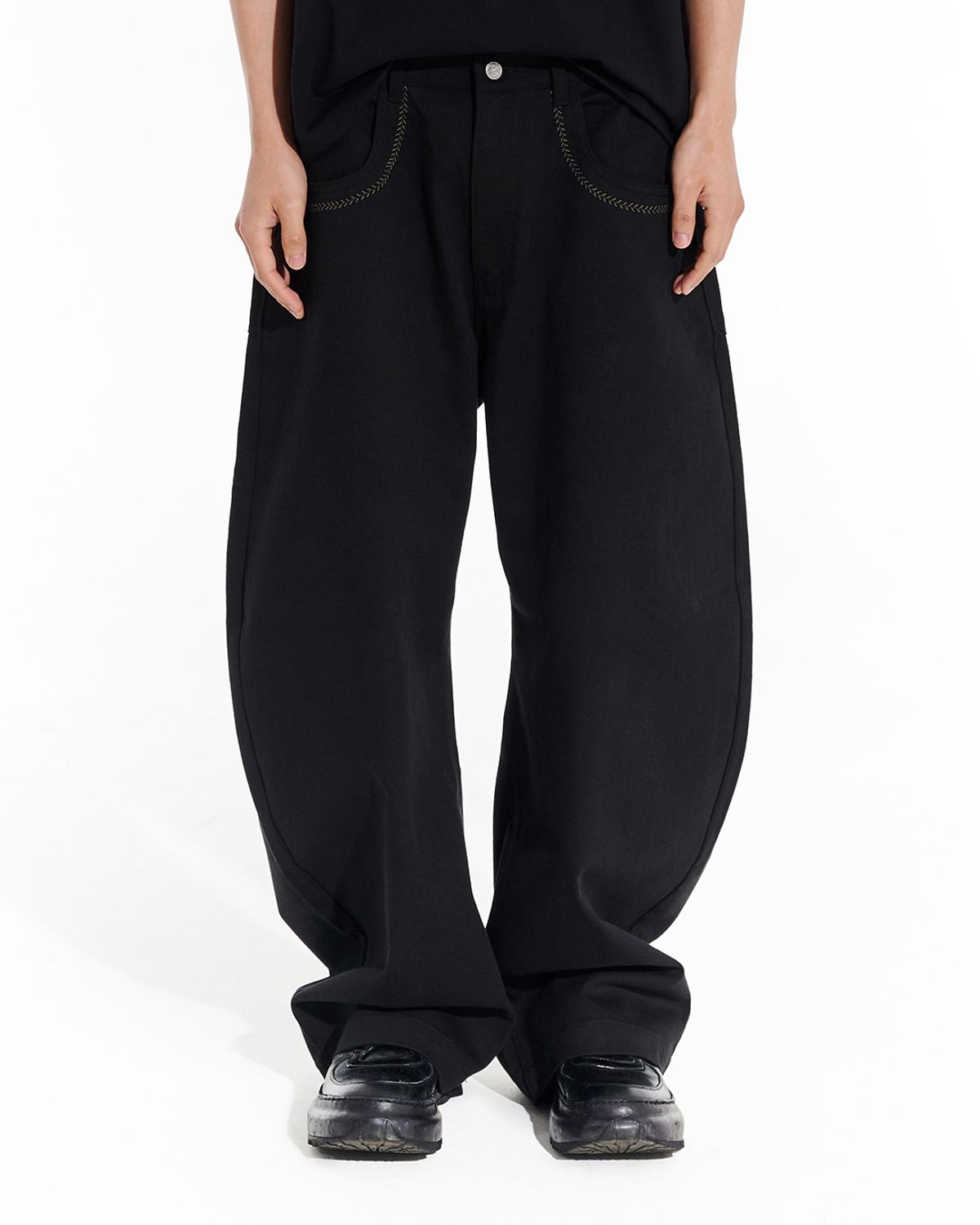 헤오진(HEOJIN) THE SERRATED CURVED PANTS