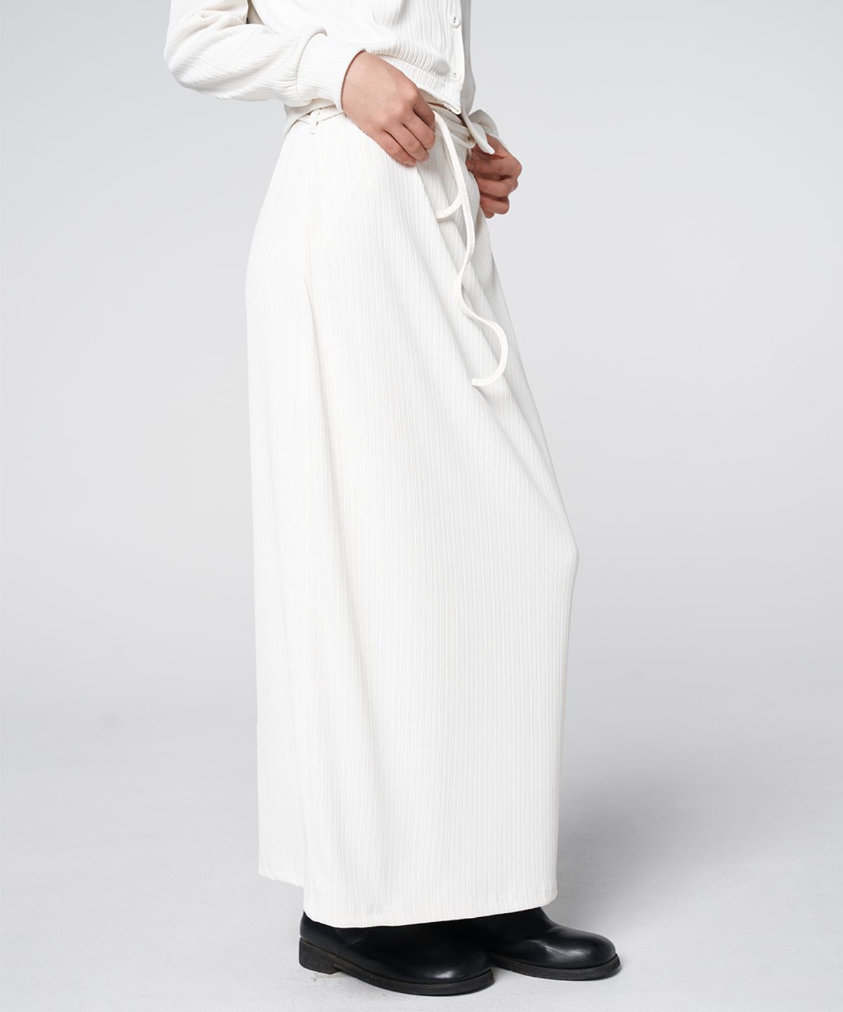 320쇼룸(320SHOWROOM) Belt Detail Long Skirt Ivory
