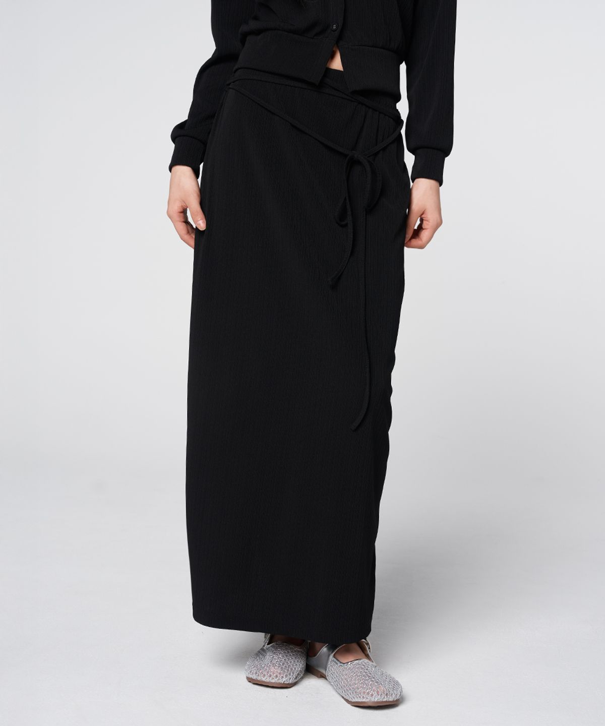 320쇼룸(320SHOWROOM) Belt Detail Long Skirt Black