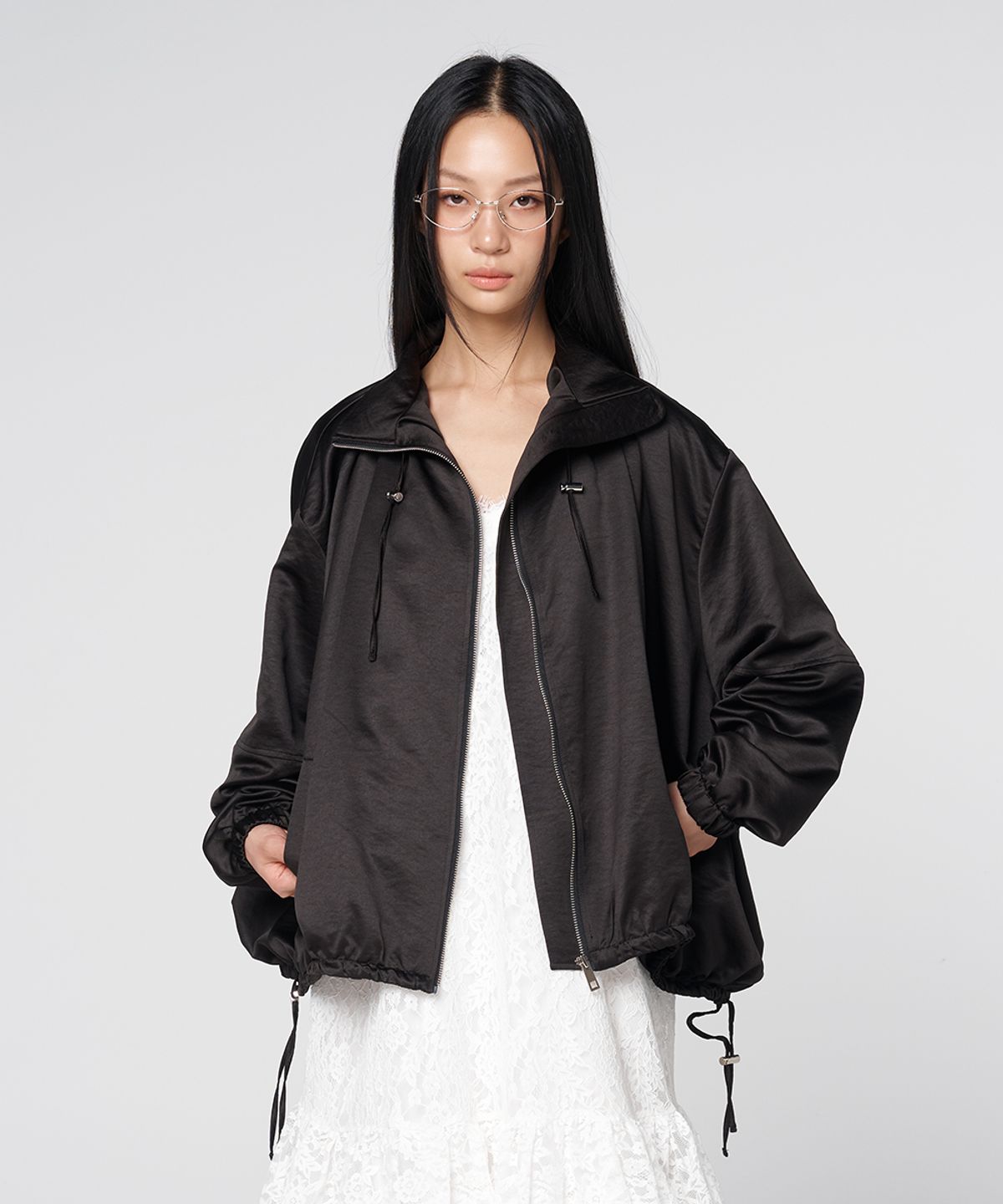 320쇼룸(320SHOWROOM) Glossy Shirring String Jacket Black
