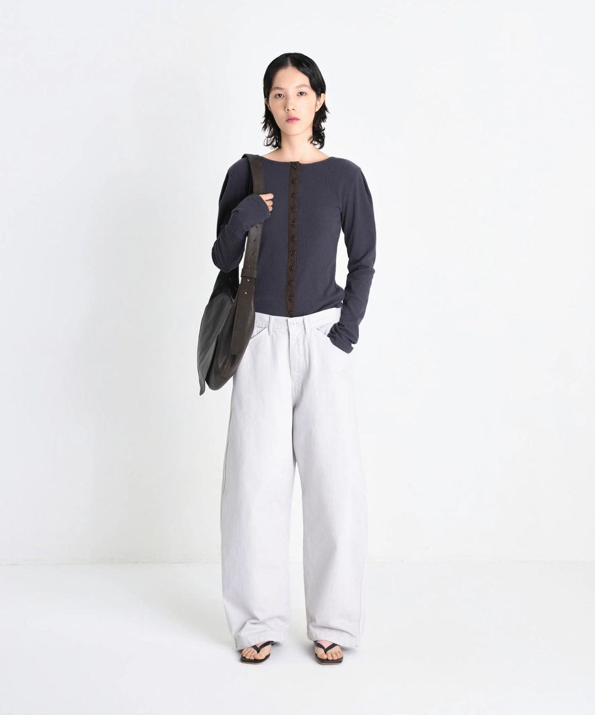 라벨아카이브(LABELARCHIVE) W Orino curved-fit adjustable jeans chalk