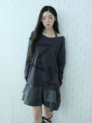 체크 오프숄더 스웻셔츠 드레스(차콜)