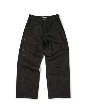 SIDE POCKET CURVED DENIM (BLACK)