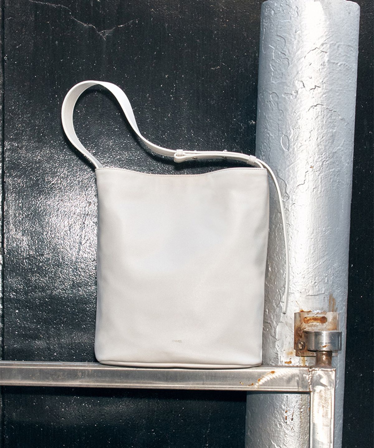 오브히(OVHEE) 노아 버킷백 Noah Bucket Bag_Cream