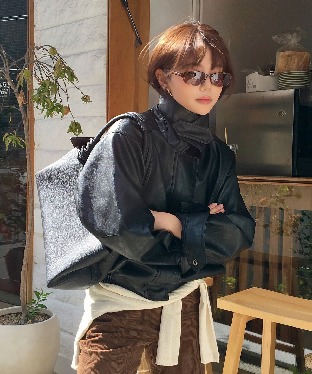 링서울(LINGSEOUL) cow leather wide shoulder bag-black