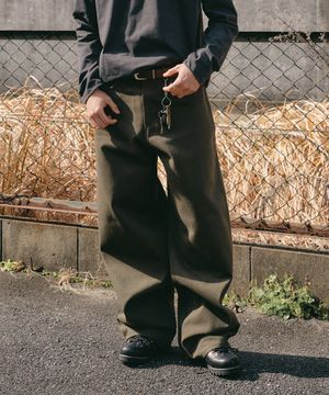 오버 커브드 팬츠 [카키]