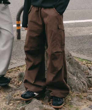 파라슈트 카고 오버 스트링 팬츠 [브라운]