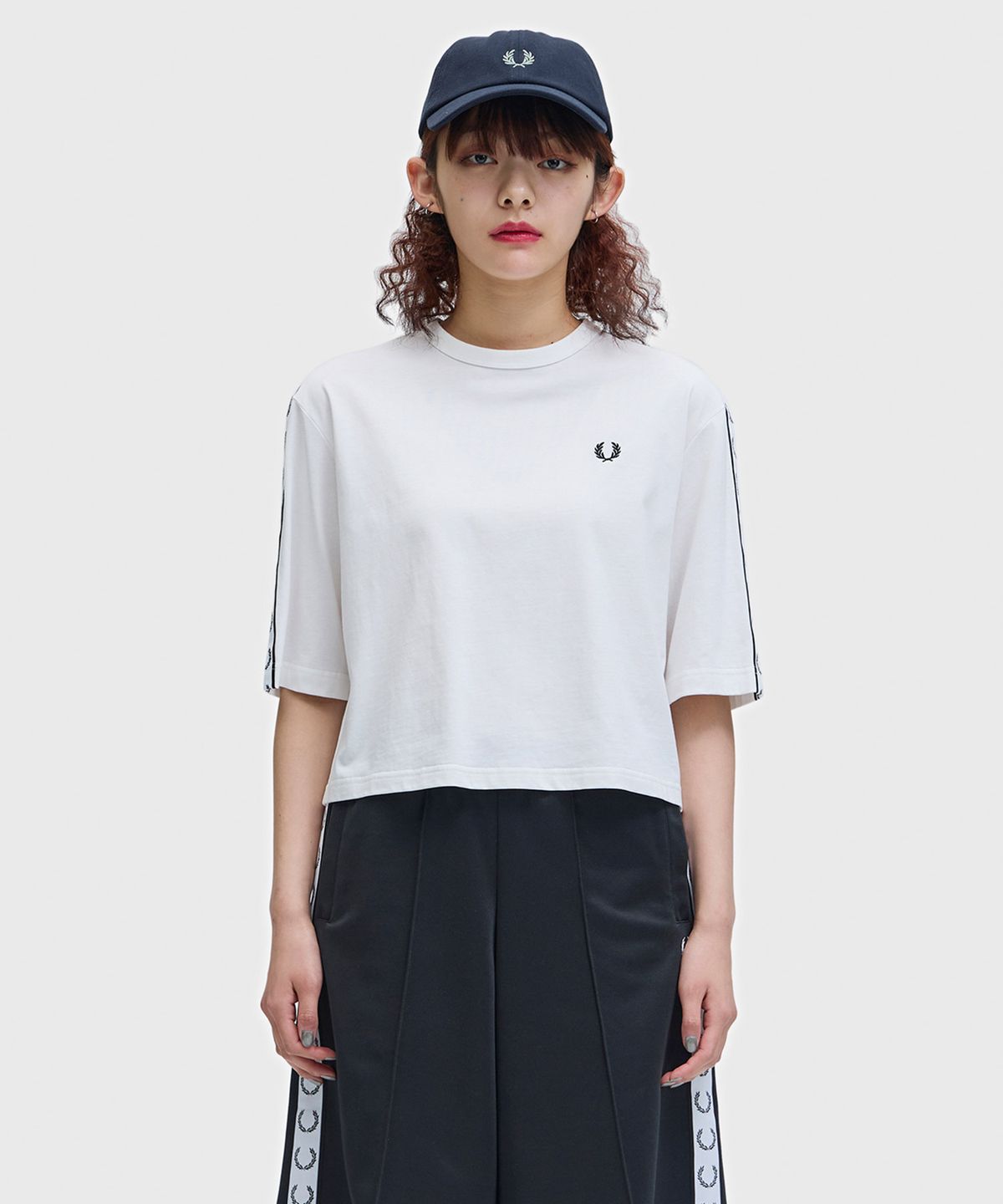 프레드페리(FRED PERRY) [womens] 테잎 티셔츠 - 스노우 화이트 AFPF2612160-129