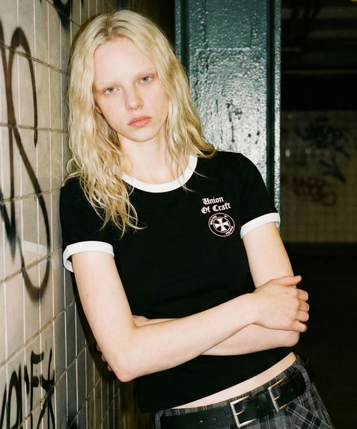 더비 아카이브(THE B ARCHIVE) [the B] 여성 C/P 링거 아트웍 크롭 티셔츠 블랙