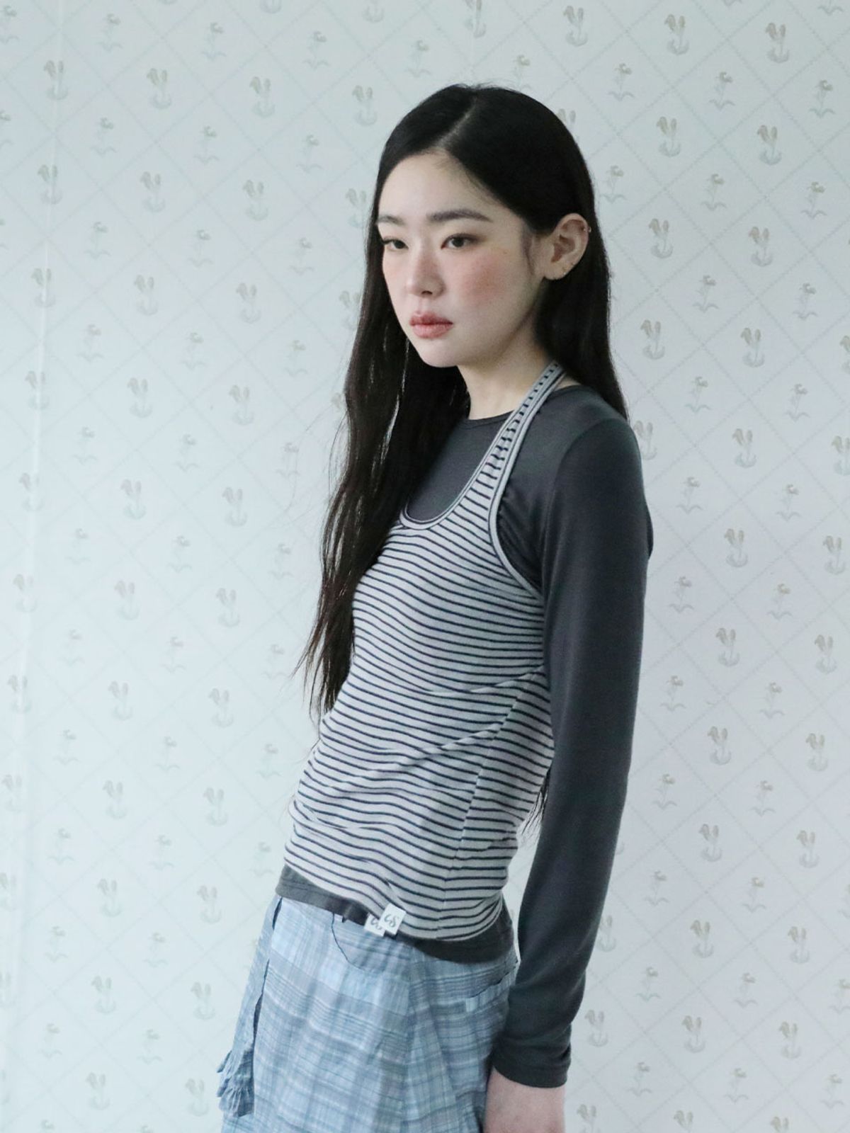 어글리쉐도우(UGLYSHADOW) 스트라이프 홀터넥 레이어드 티셔츠(그레이)