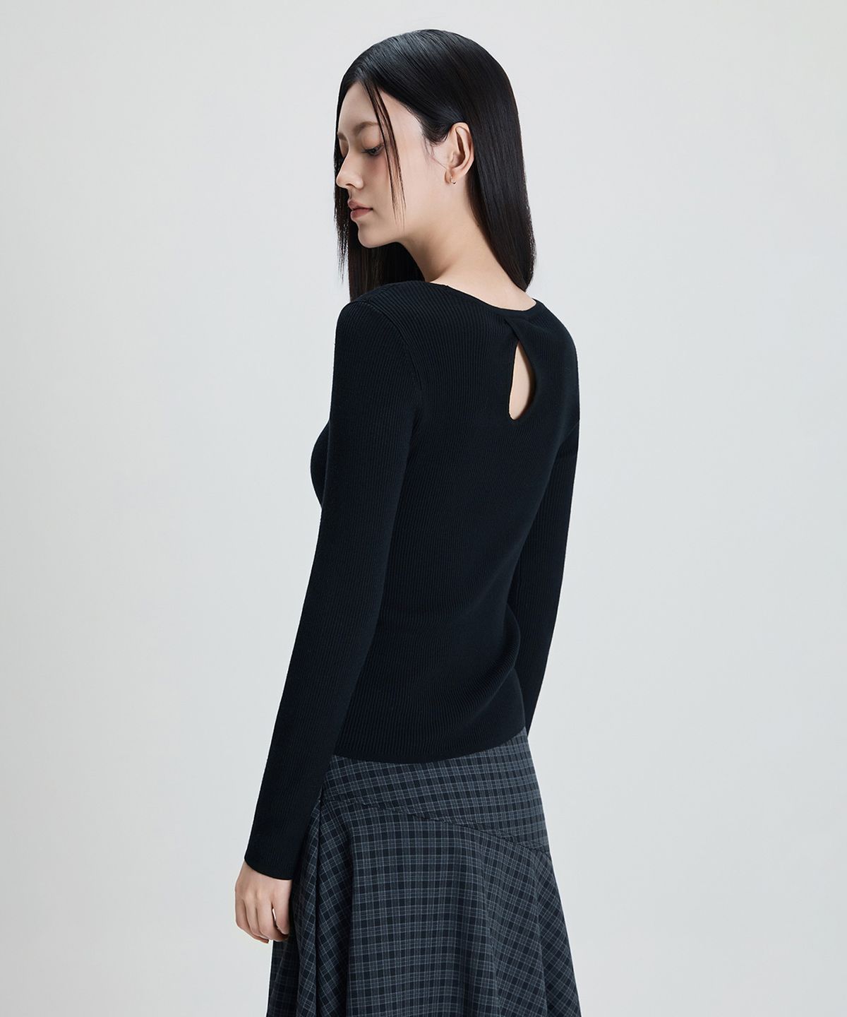 미쏘(MIXXO) 백 트임 골지 풀오버_MIWKAG440T