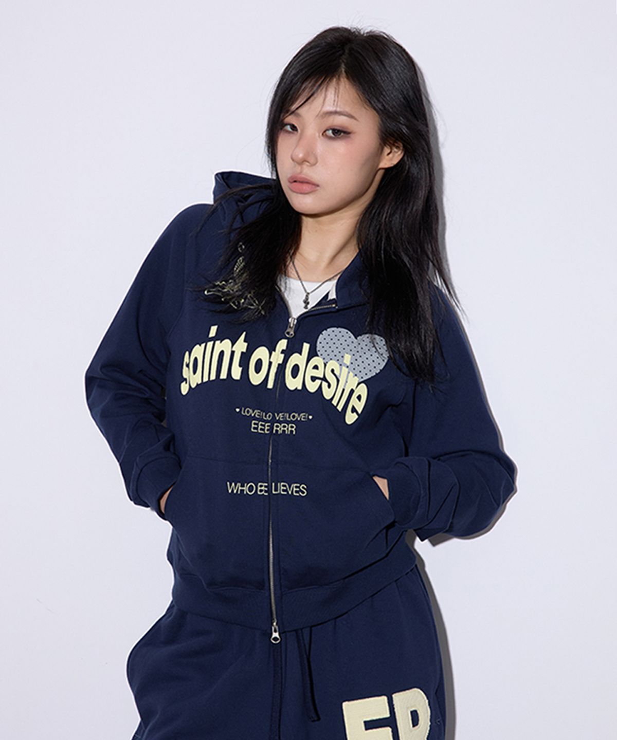 이이이알알알(EEERRR) Saint of desire cupid needlework woman hoodie zip-up (Navy)