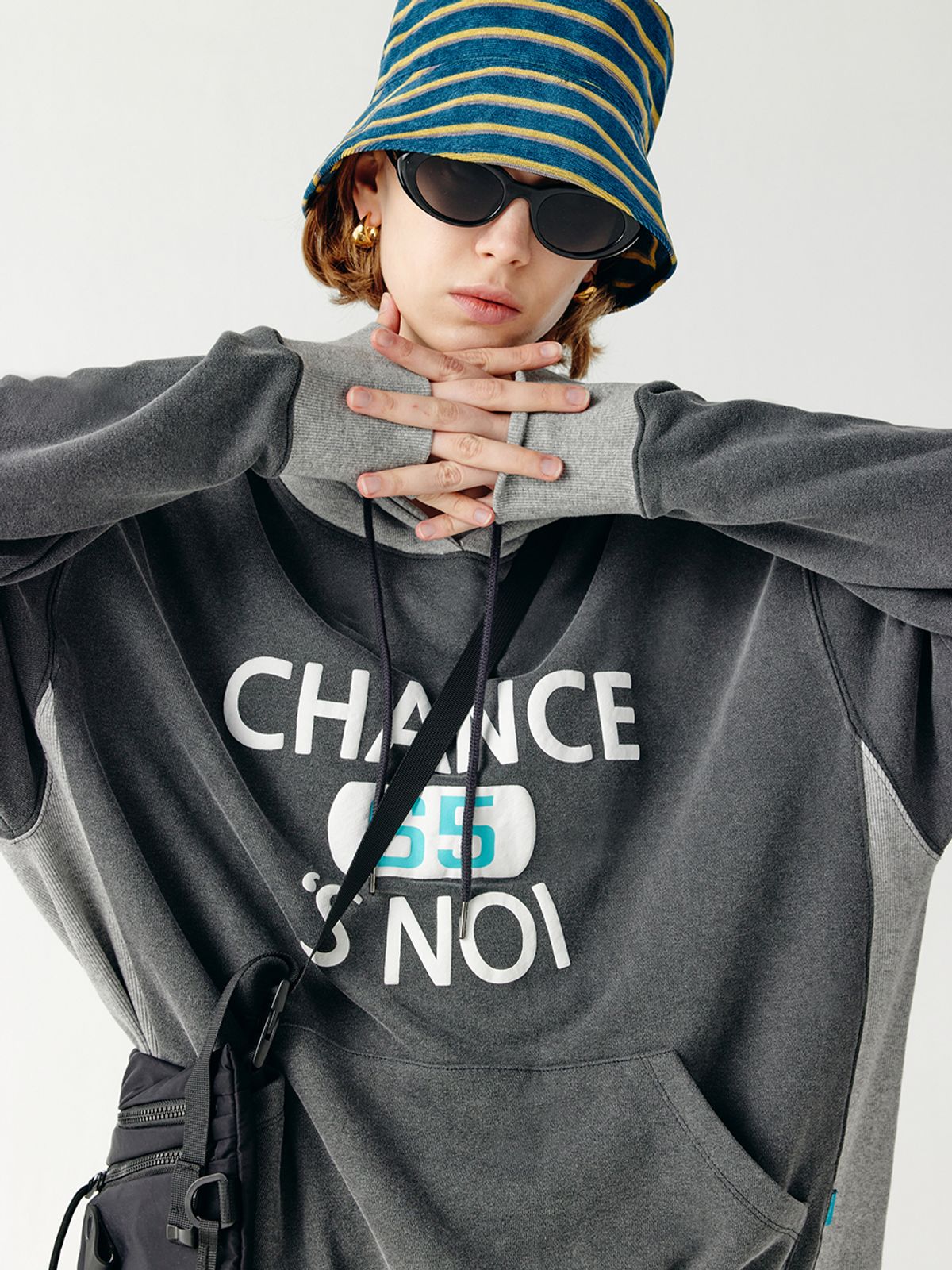 챈세스노이(CHANCE'S NOI) 바스켓 스웨트 후디드(차콜그레이멜란지네이비)/BAMXHDW