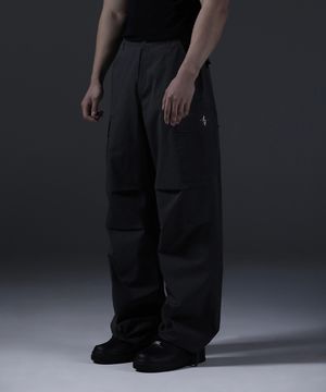 글로리 와이드 커브드 파라슈트 카고 팬츠 [다크그레이]