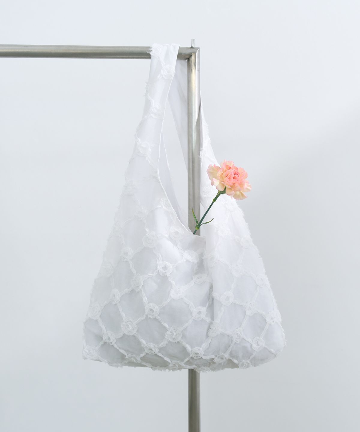 판도라핏(PANDORAFIT) Floral Lace Shoulder Bag (white)