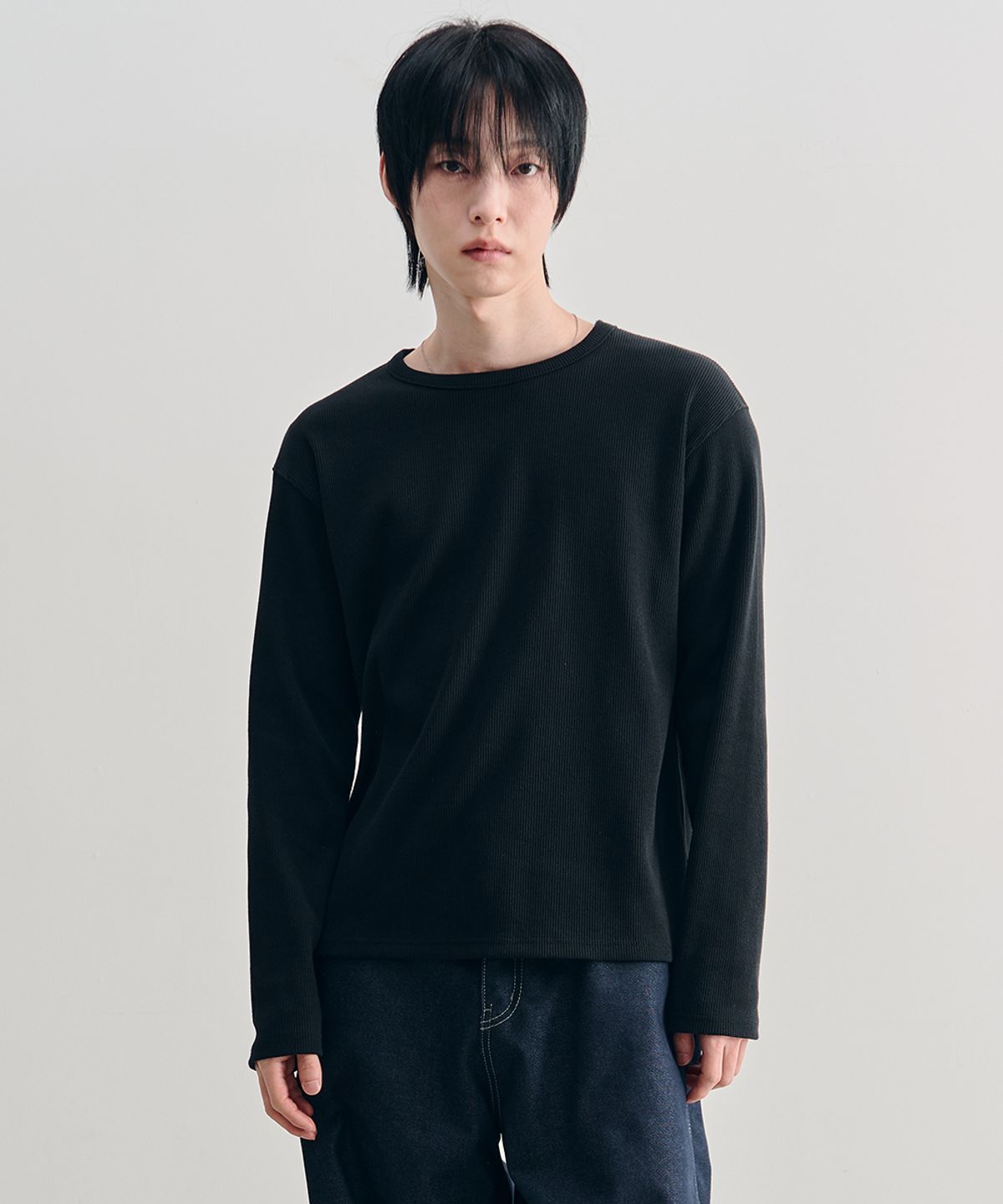 어레이드(ARRAYED) 리브드 롱슬리브 크롭 티셔츠 [BLACK]