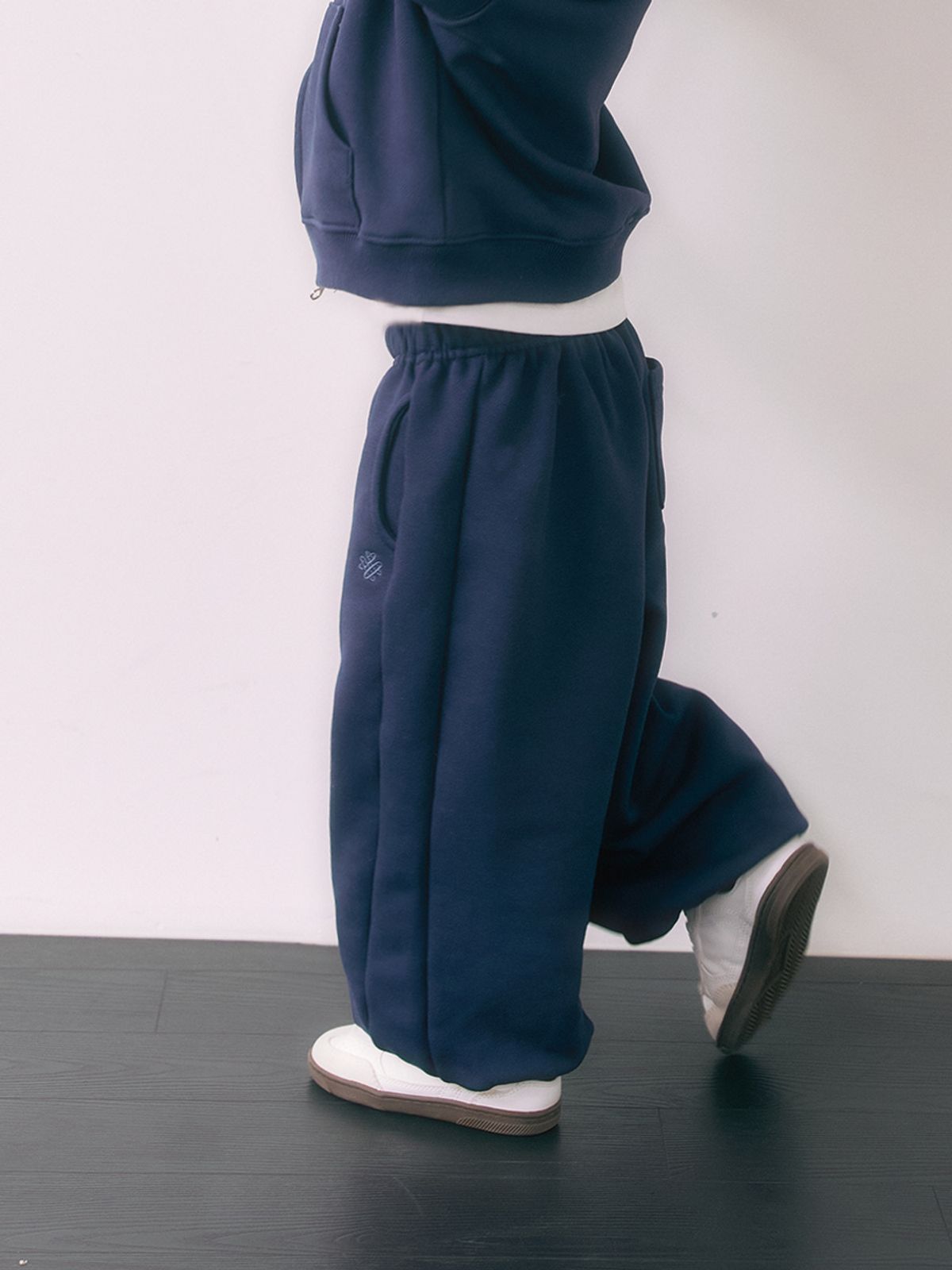 아워컬러(OURCOLOR) classic Sweatpants _ navy