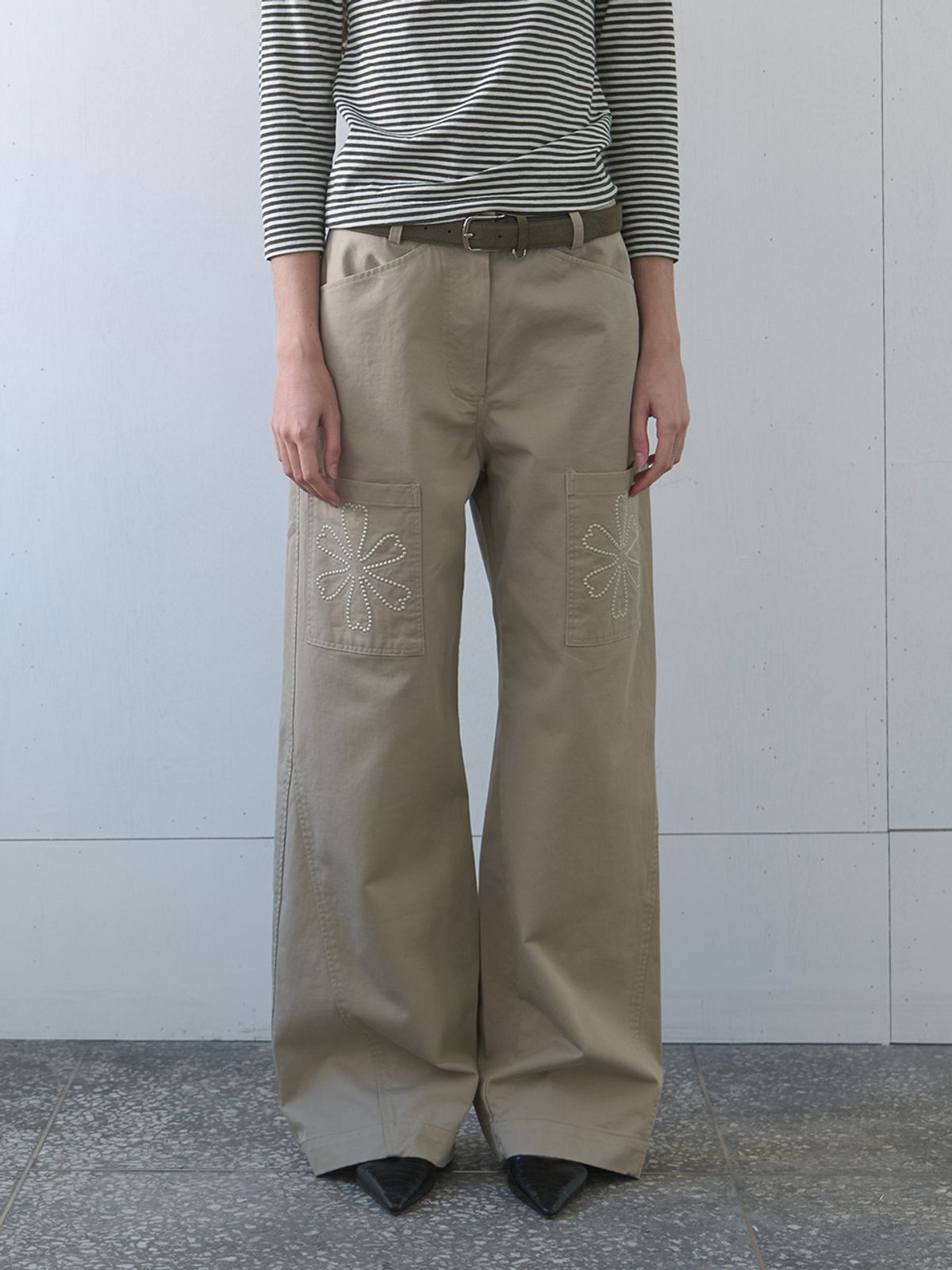 기준(KIJUN) Clover Pocket Pants Sand