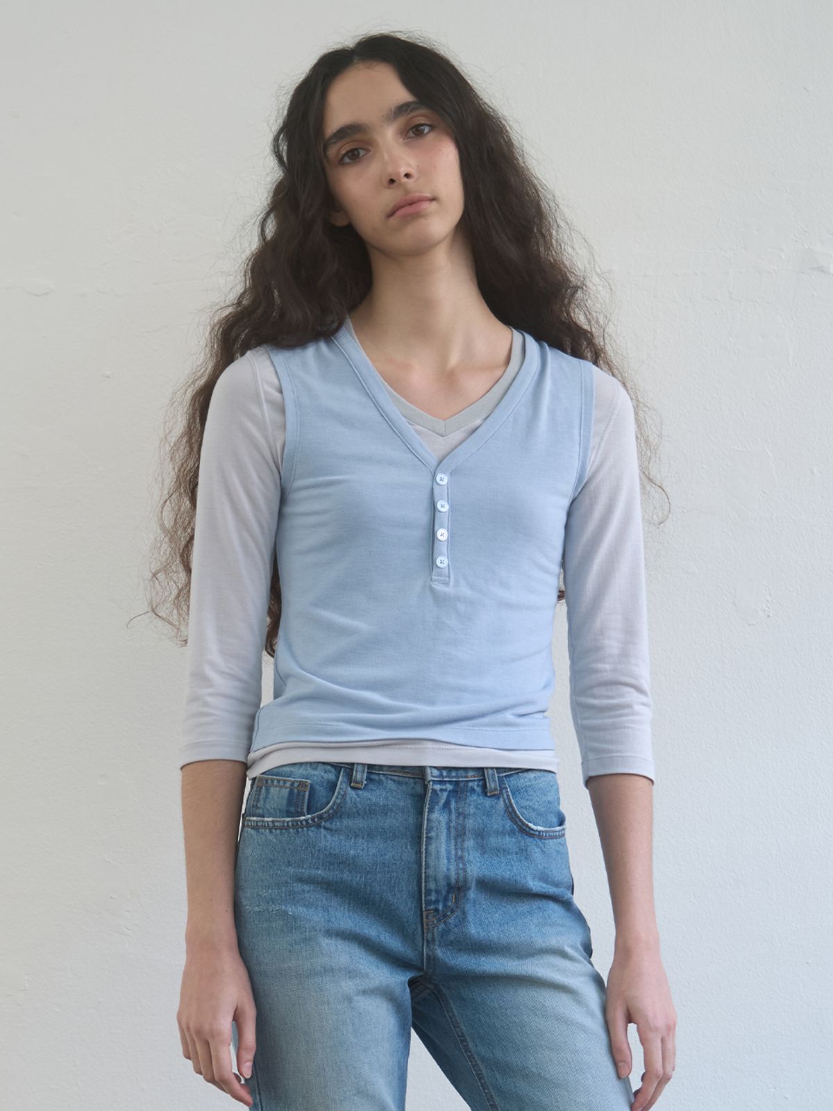 기준(KIJUN) Layered V-Neck Tee Sky Blue