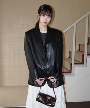 (woman) 쓰리버튼 레더 스티치 블레이저_Black