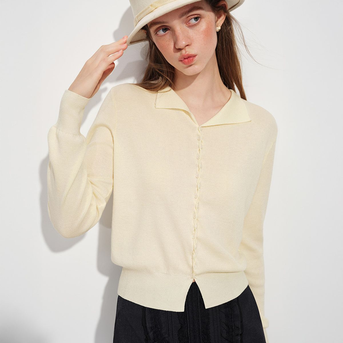 웬스데이딜라잇(WEDNESDAY DELIGHT) WD_Soft petite v-neck cardigan_2color