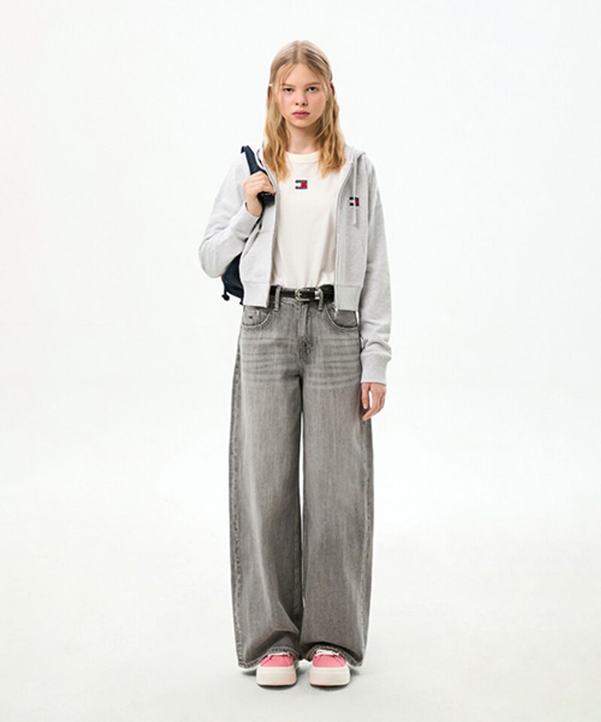 타미진스(TOMMY JEANS) 찰리 와이드 다크 데님 팬츠 (T32G0NEW16TWL11BK)