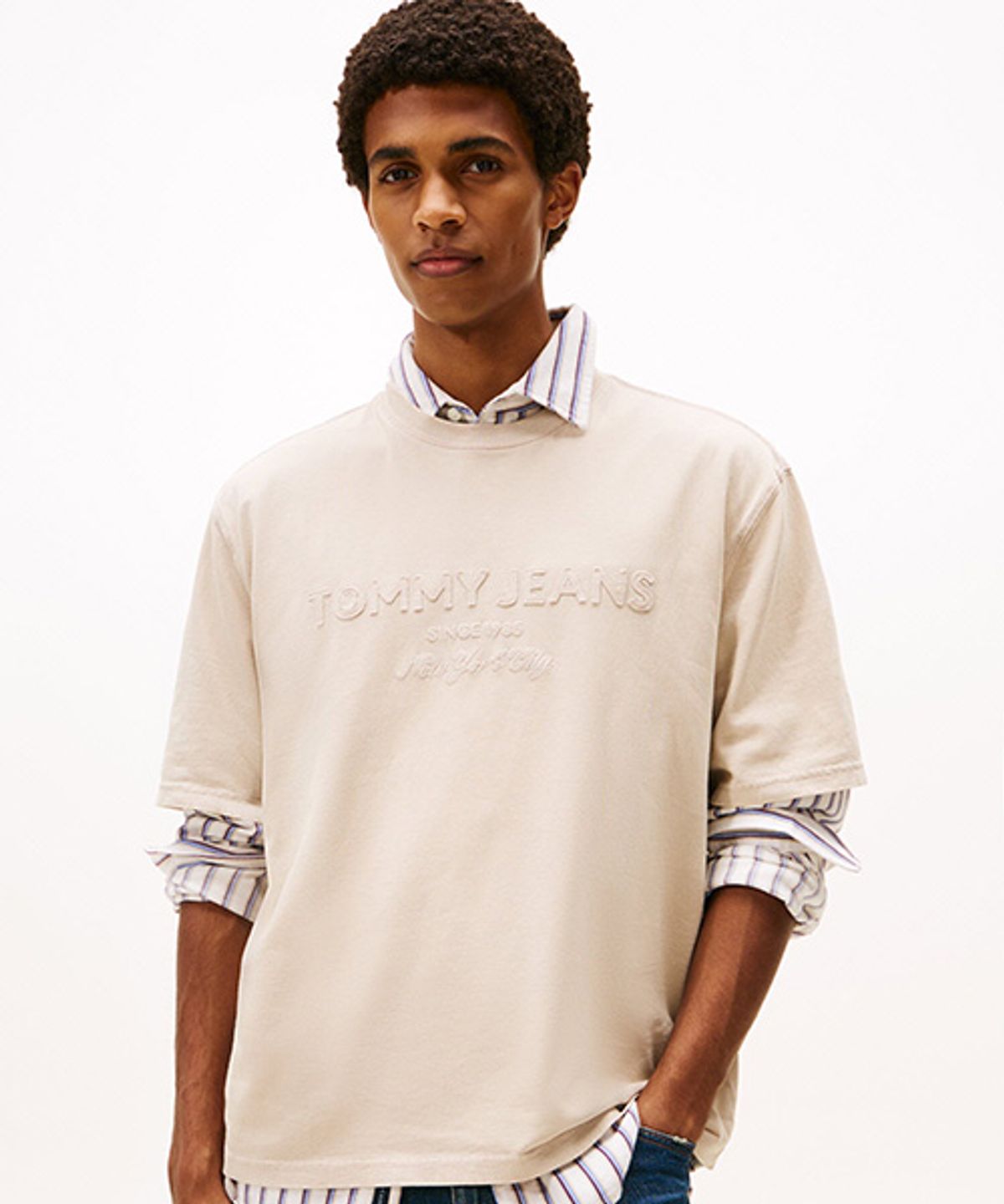 타미진스(TOMMY JEANS) 90S 뉴 클래식 티셔츠 (T32G0TTO32TMT1ABY)