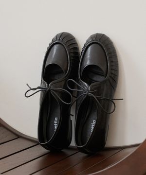 클래식 게더 리본 플랫 68107